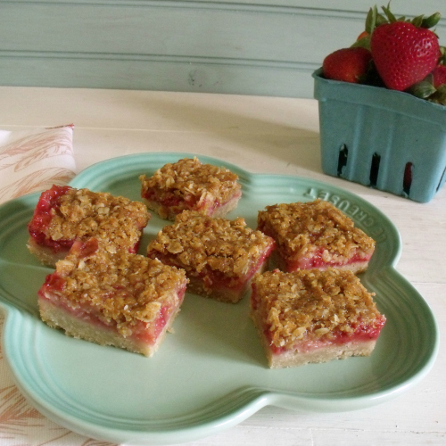 Strawberry Streusel Shortbread Squares for graphic